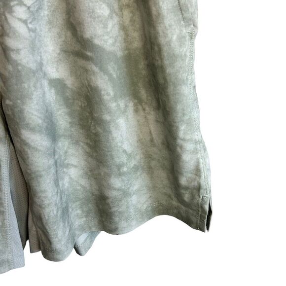 Fabletics The Franchise Shorts Mens XXL Green White Tie Dye Unlined 8" Athletic - Picture 3 of 6